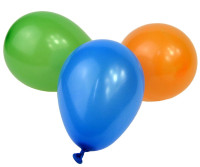 Widok: 50 kolorowych balonów z wodą