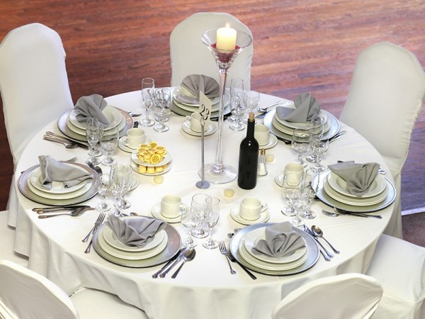 Round tablecloth in white 3m