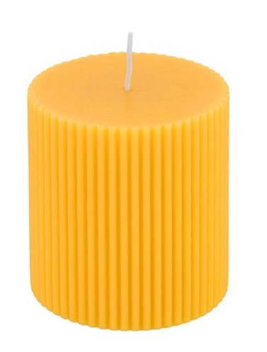 Bougie pilier nervurée jaune 7 x 7,5cm