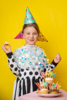 6 cones colorful dots party