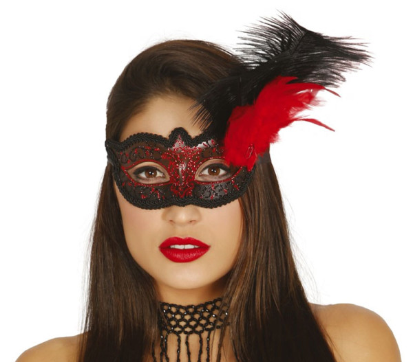 Czerwono-czarna maska z piór Christin