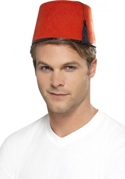 Orientalny czerwony kapelusz