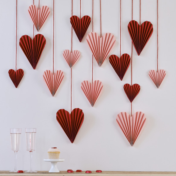 16 abanicos de papel en forma de corazón de susurro de amor