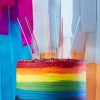 Widok: 12 kolorowych świeczek na tort urodzinowy 18cm