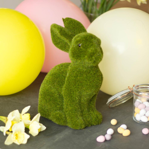 Figura decorativa conejo hierba verde 25cm