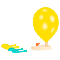 Small wooden boat with latex balloon drive