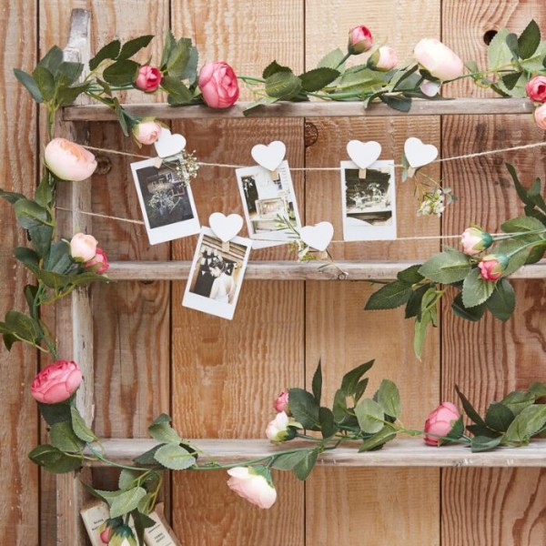 Guirnalda de rosas de boda de amor de campo