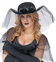 Widok: Czarny kapelusz wdowy z welonem