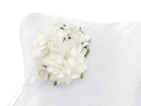 Vorschau: Weißes Ringkissen mit Blumen 16x16cm