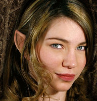 Widok: Uszy elfa w kolorze skóry wykonane z lateksu
