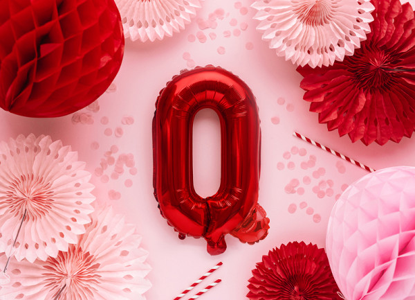 Czerwony balon z literą Q 35 cm