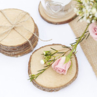 Vista previa: 5 tarjetas de lugar de madera para bodas de amor campestre