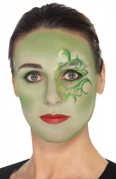 Maquillaje de bruja verde 3