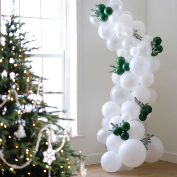 Balloon garland with branches 75 pieces