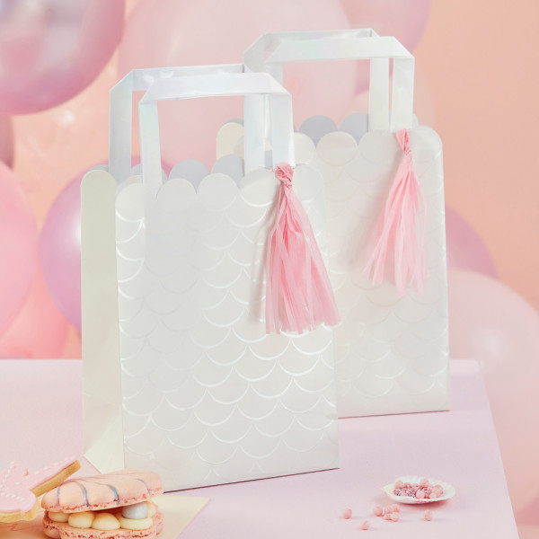 5 gift bags iridescent white with tassels