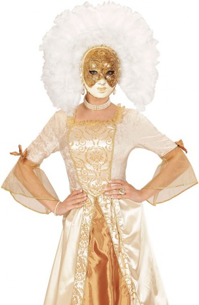 Pompous mask with white feather headdress