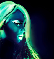 Förhandsgranskning: Glow in the Dark Make-up 30ml