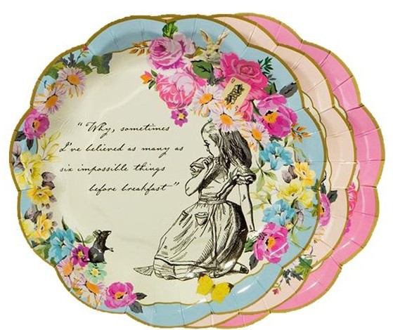 12 Alice in Wonderland paper plates 17cm