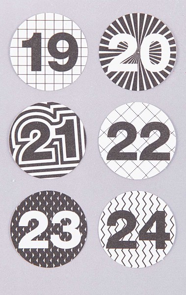 24 adesivi con numeri del calendario dell'avvento in bianco e nero 5