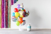 Vorschau: Happy Birthday Helium Flasche mit Ballons