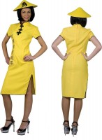 Widok: Żółty kostium damski z chińskimi znakami
