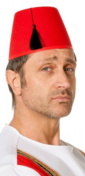 Orientalische Rote Kopfbedeckung Mit Quaste