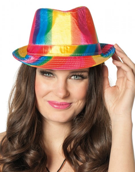 Sombrero de rayas arcoíris