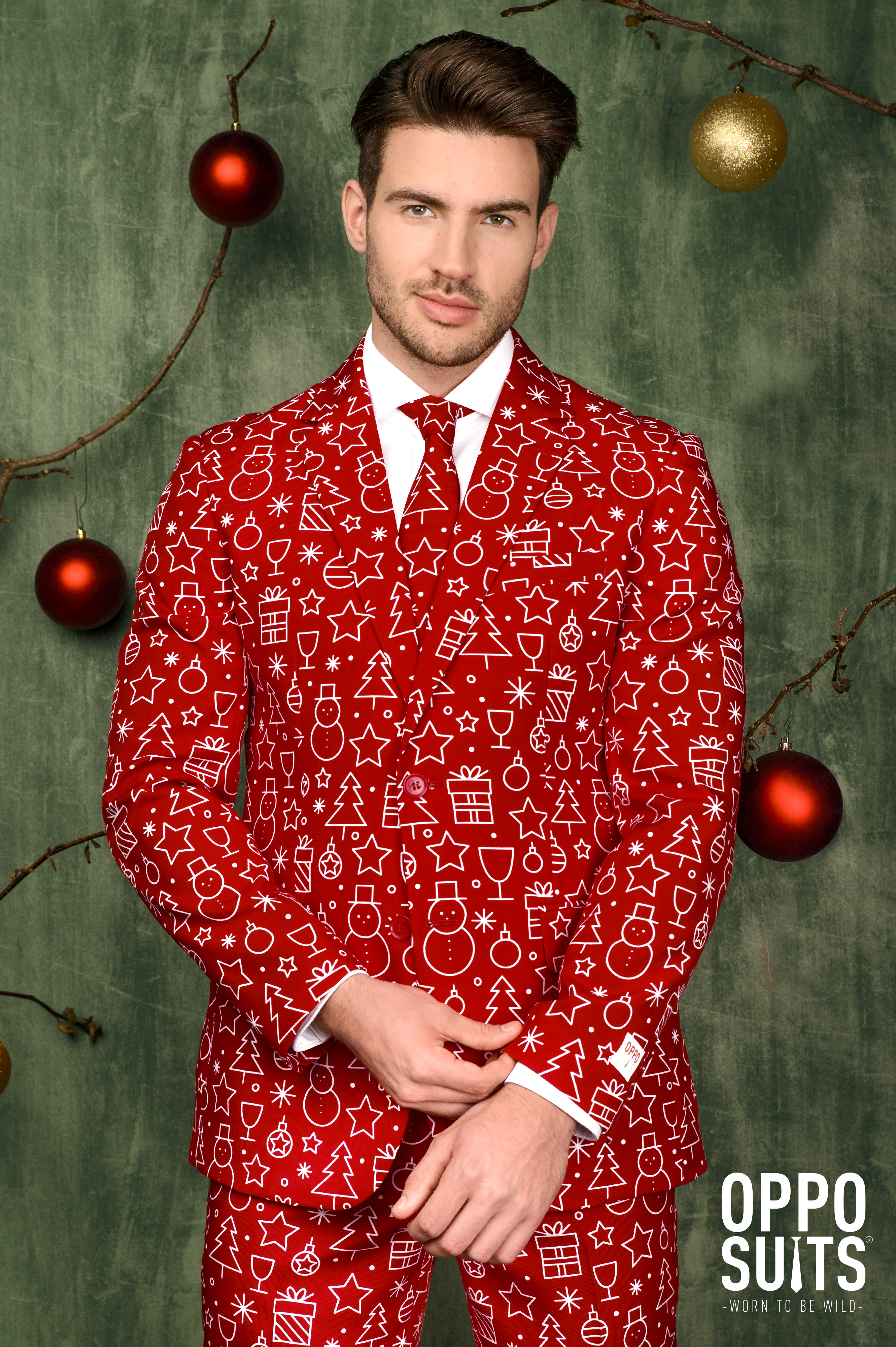 20 декабря мужчины. Рождественские костюмы для мужчин. Костюмы для мужчин на Рождество. Мужчины на Рождество стиль. Костюм новогодний Oppo Suit.