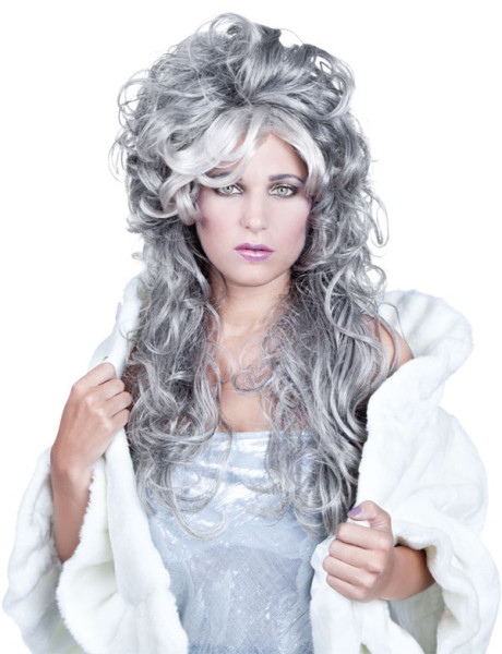 Elegantly teased silver wig