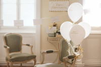 8 Joyeux Anniversaire Luftballons weiß-gold 23cm