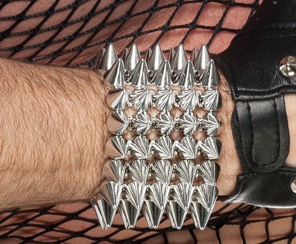 Rock-studded spiked armbånd