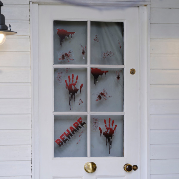 Uważaj na naklejki na okna zombie