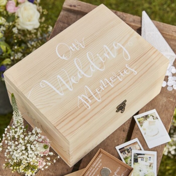 La nostra scatola di legno di ricordi di nozze