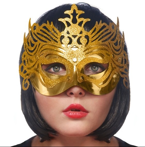 Goldene Maske mit Ornamenten 2