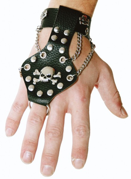 Riveted chain glove