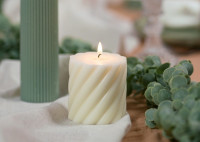 Preview: Pillar candle with spiral pattern white 7 x 7.5cm