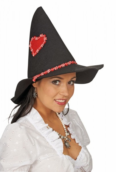 Helena Herz traditional hat