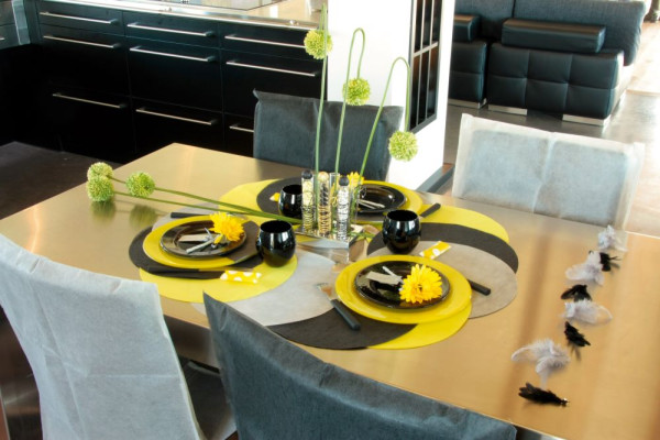 50 bordstabletter naturfärgad taupe gjord av polyesterfleece