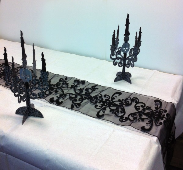 Camino de mesa de Halloween negro con adornos nobles 200x25cm