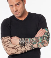 Oversigt: Kors tatovering gotisk ærme