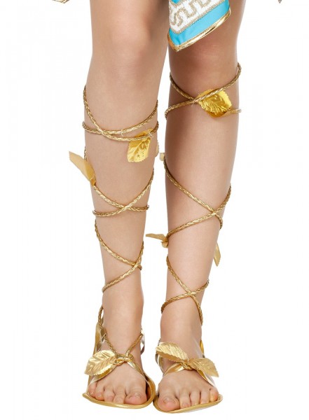 Antiche foglie d'oro con sandali romani