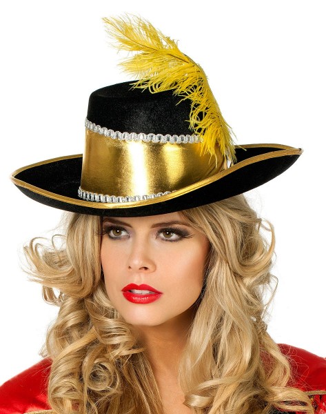 Pompatyczny złoty kapelusz muszkietera