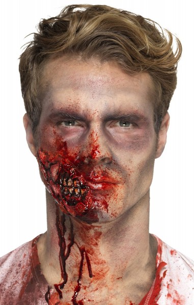 Aplicación de látex aterrador zombie con pegamento