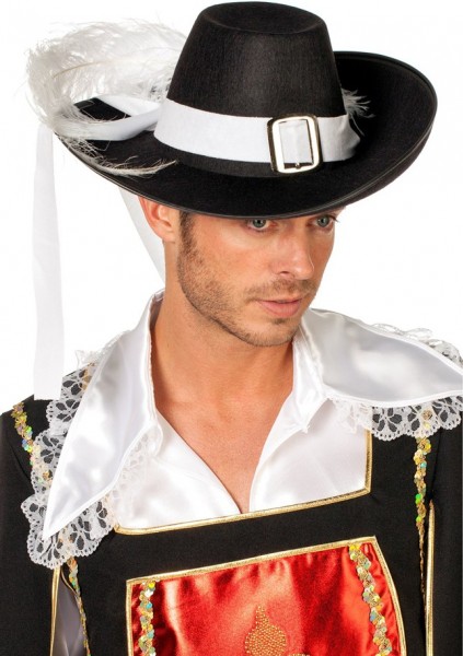 Elegant musketeer hat with feather