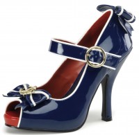 Sailor pumps in lacquer look