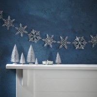 Vorschau: Frosty Christmas Schneeflocken Girlande 3m
