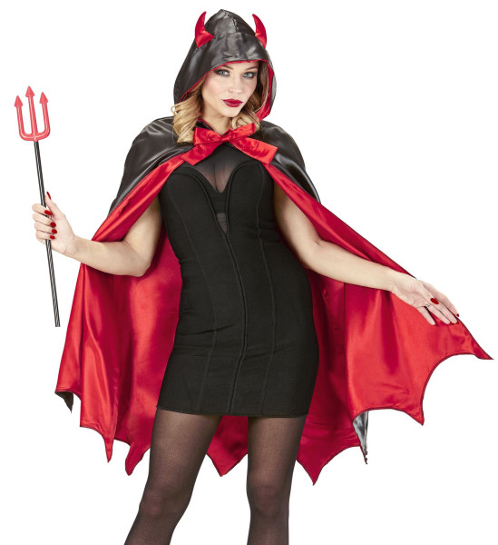 Capa de diablo rojo y negro con capucha con cuernos