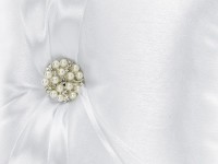 Vorschau: Hochzeits-Ringkissen mit Perlendekoration