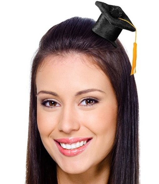 Miniature graduation hat with hair clip