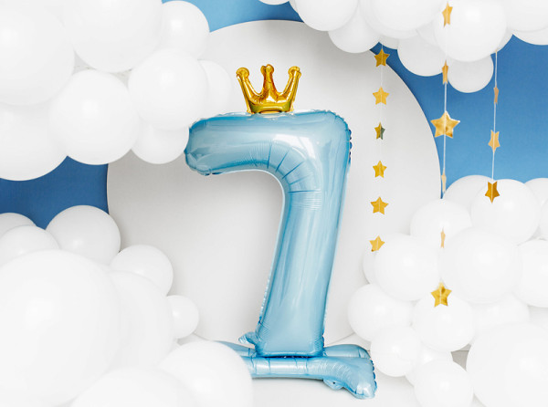 Babyblauw nummer 7 staande folieballon